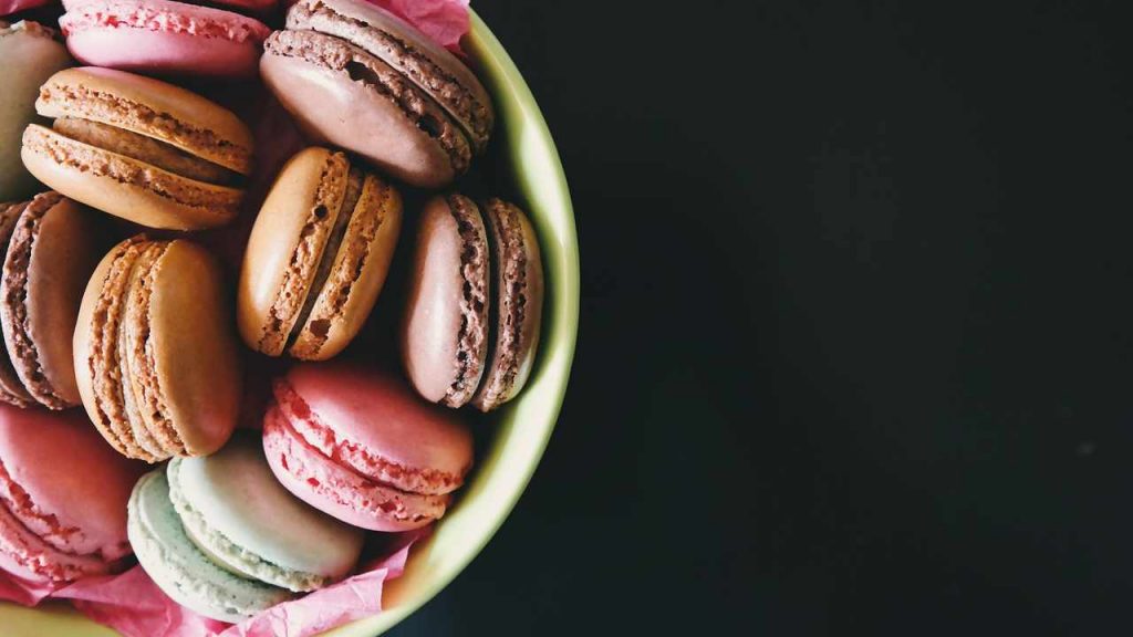 Chi l’ha detto che se sei a dieta non puoi mangiare dolci? Questi sono i migliori consigliati dall’esperto