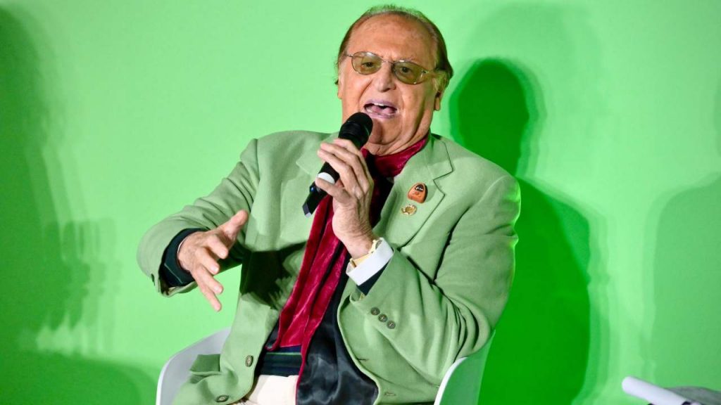 Renzo Arbore, la confessione sul suo ‘erede’: ” E’ bravo ma…” | Ecco a chi si riferisce