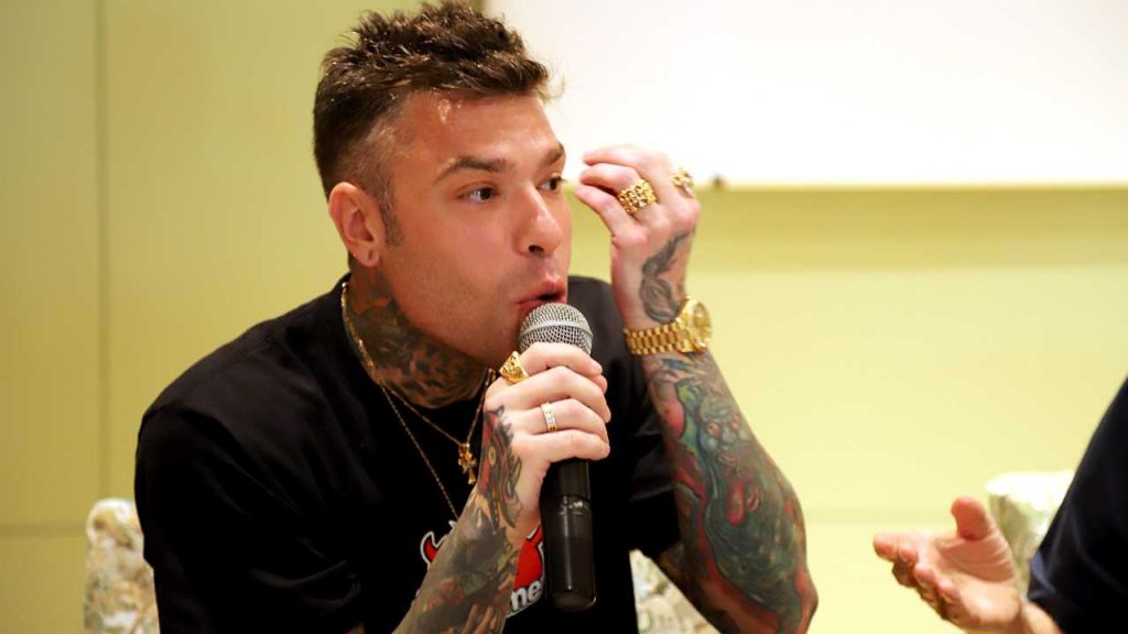 Fedez, dopo la bufera mediatica ecco come sta: la mamma rivela tutto